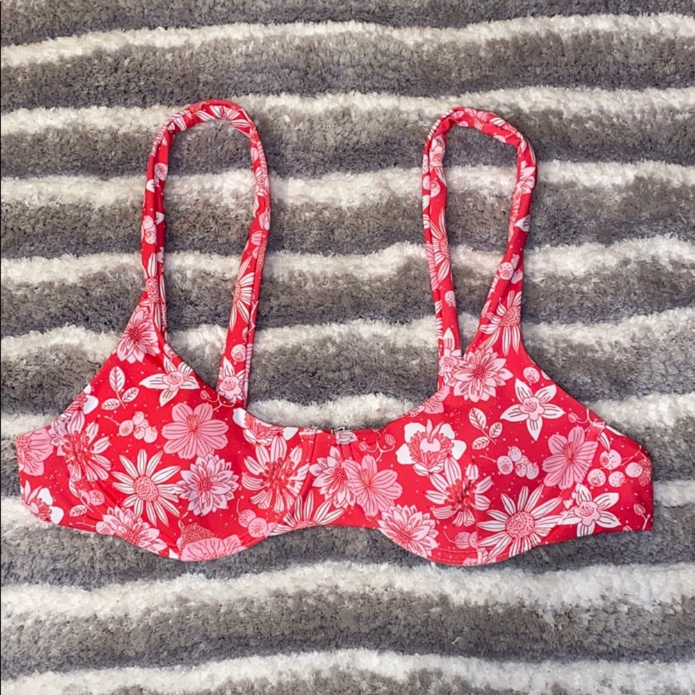 SHEIN Floral Underwire Bikini Top